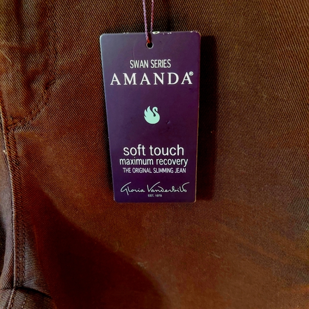 GLORIA VANDERBILT AMANDA THE ORIGINAL SLIMMING JEAN WOMEN'S SIZE 8 SHORT WINE - Picture 9 of 13